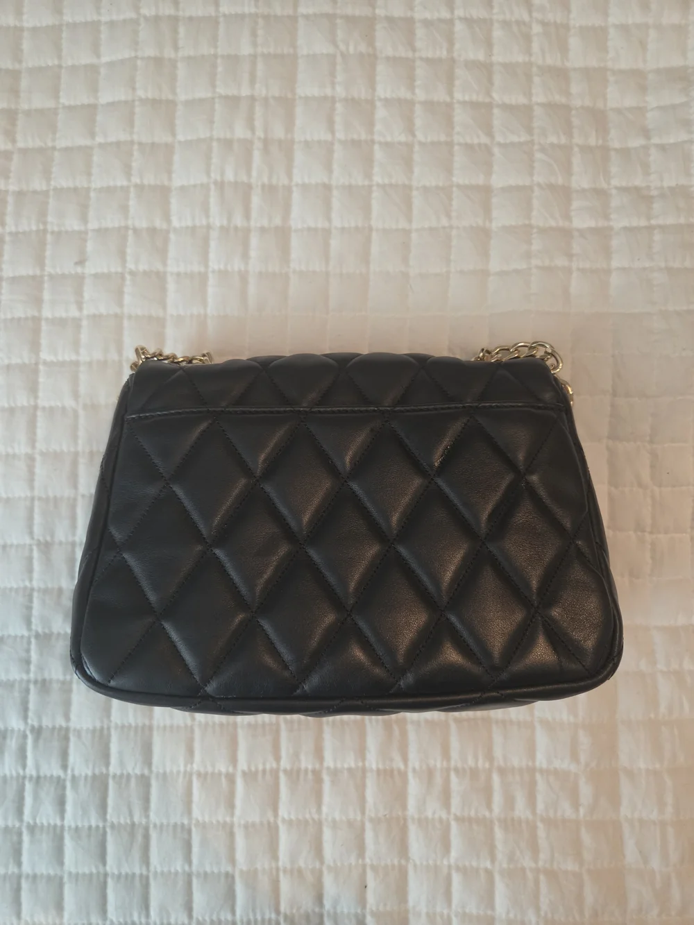 kate spade Black Quilted Leather Crossbody with Gold-Tone Turn Lock